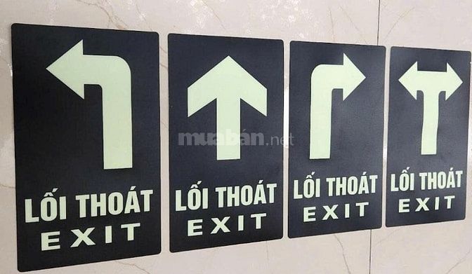 Biển thoát hiểm mũi tên dạ quang