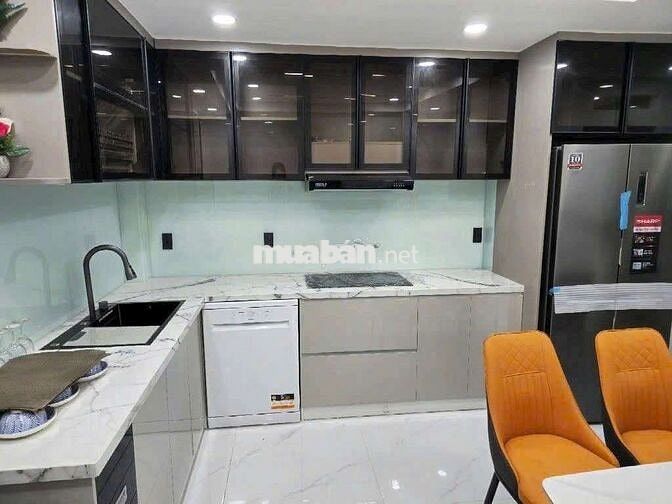 NHÀ MỚI FULL NỘI THẤT 6PN 6WC HẺM XE TẢI P9 GV