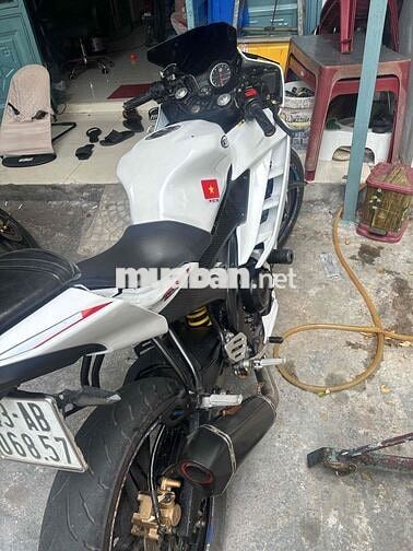 Yamaha R15 màu Trắng