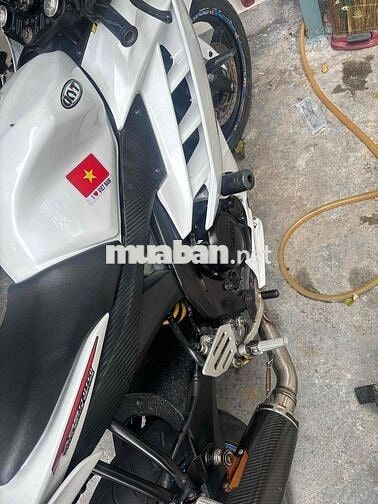 Yamaha R15 màu Trắng