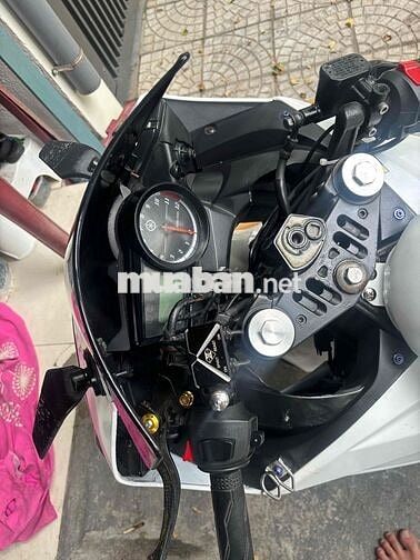Yamaha R15 màu Trắng