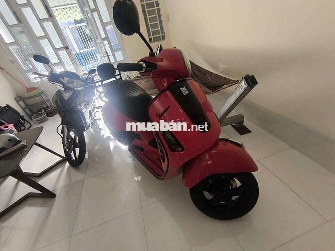 Piaggio Vespa GTS 2014 Đỏ