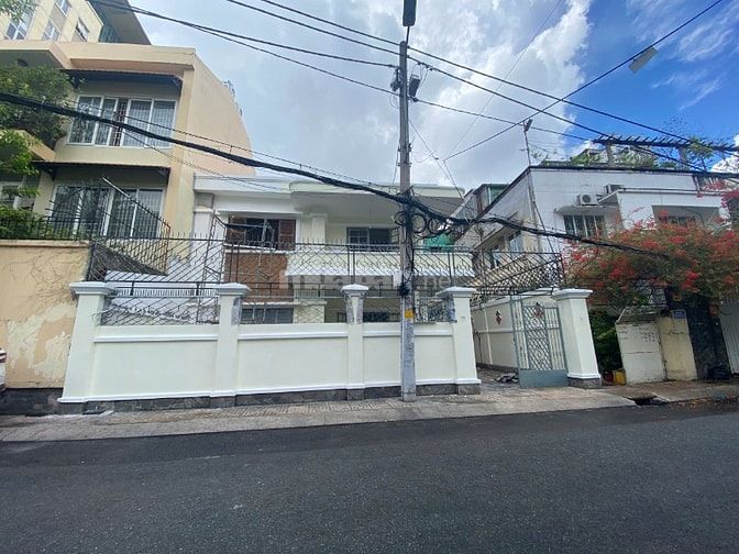 🔥 Cho thuê Biệt Thự Sân Vườn Hẻm80 Bà Huyện Thanh Quan, Q.3_DT 12x20m
