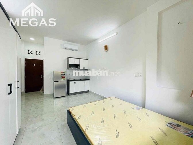 STUDIO BAN CÔNG SIÊU THOÁNG FULL NỘI THẤT 30m2 VÀO QUẬN 1 4 PHÚT ĐI XE