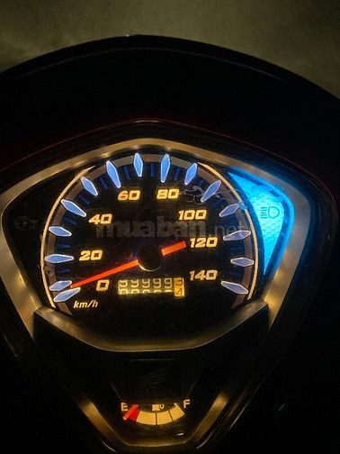 Bán Honda Air Blade 2011 bản thể thao, màu trắng đỏ và đen