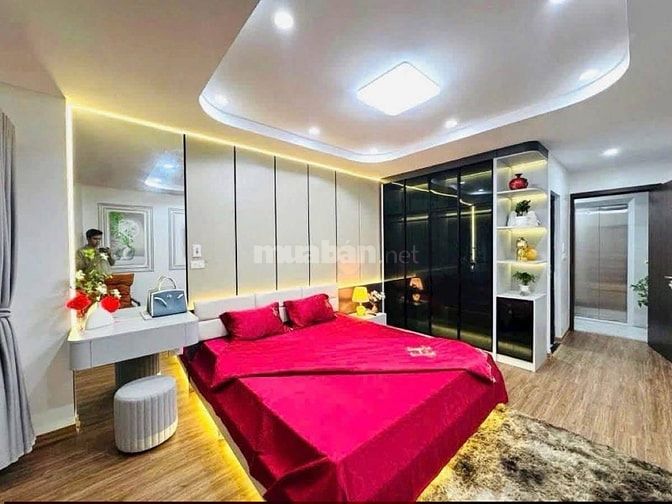 Bán Nhà Ô Đồng Lầm, Đống Đa 35m, 6 tầng, mt 3.6m, giá 11.2 tỷ.