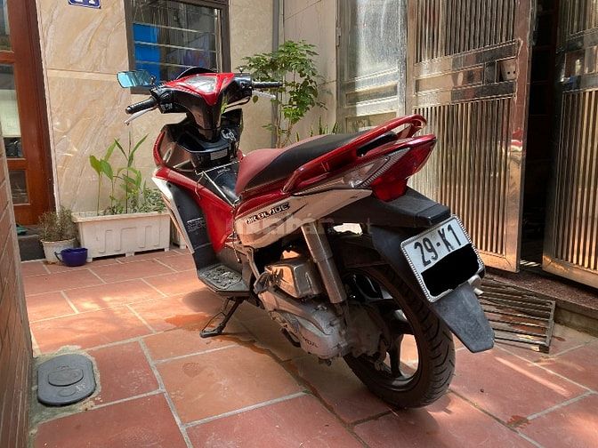 Bán Honda Air Blade 2011 bản thể thao, màu trắng đỏ và đen