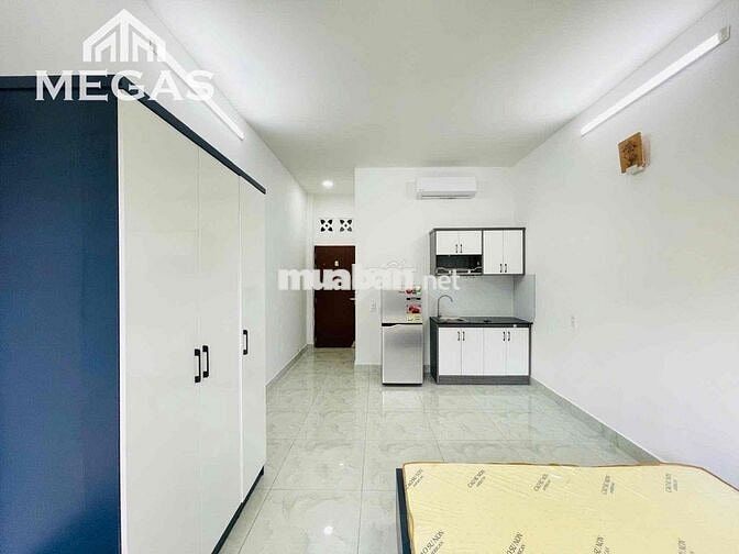 STUDIO BAN CÔNG SIÊU THOÁNG FULL NỘI THẤT 30m2 VÀO QUẬN 1 4 PHÚT ĐI XE