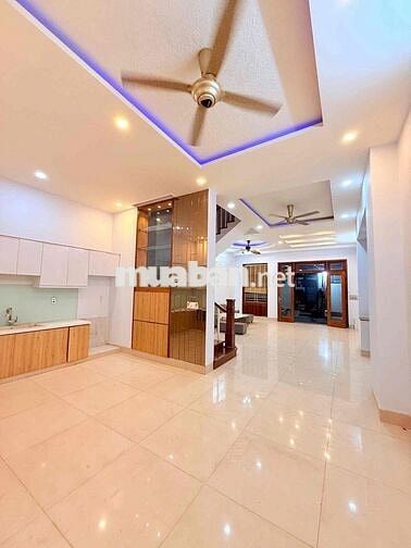 Cho Thuê Nhà Đẹp Hẻm Số 5 thuận Tiện Qua Tân Phú