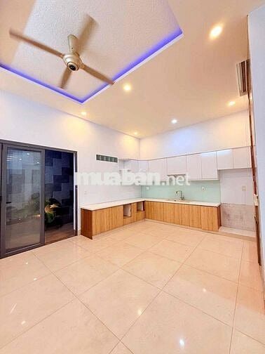 Cho Thuê Nhà Đẹp Hẻm Số 5 thuận Tiện Qua Tân Phú