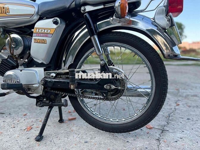 Yamaha YB100 màu Bạc
