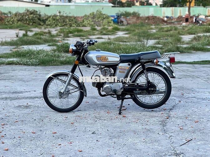 Yamaha YB100 màu Bạc