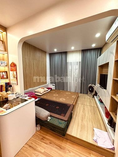 Bán Nhà Gần Phố Giáp Bát, Hoàng Mai 41m, 5 tầng, mt 6.5m, giá 13.8 tỷ.