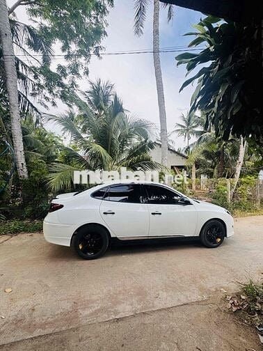 Hyundai Avante Trắng 5 chỗ