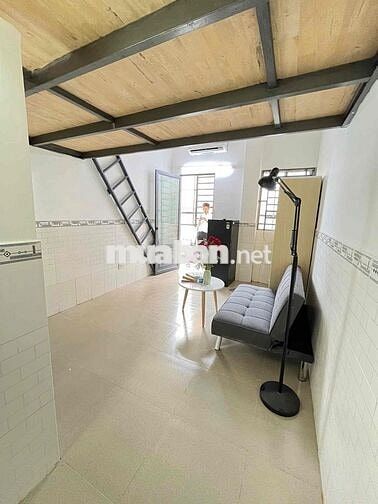 PHÒNG GÁC MÁY LẠNH RỘNG RÃI GẦN ĐH CÔNG THƯƠNG