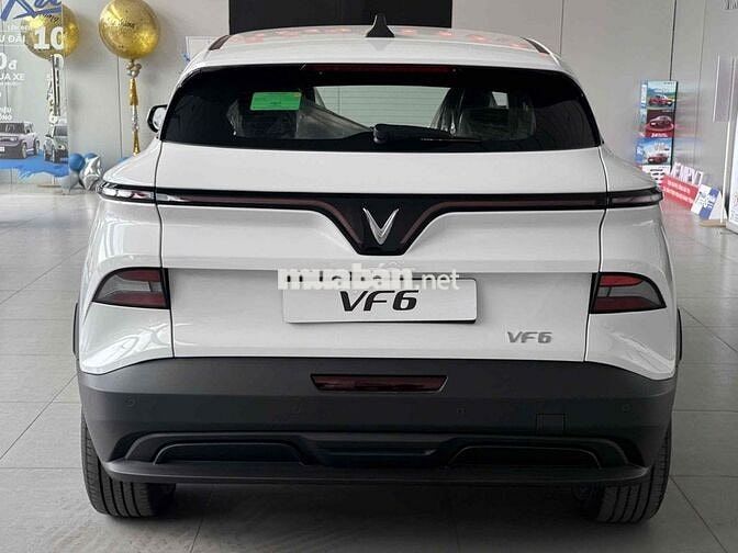 VF6 Sẵn Kho, Showroom MỚI  ưu đãi KHỦNG