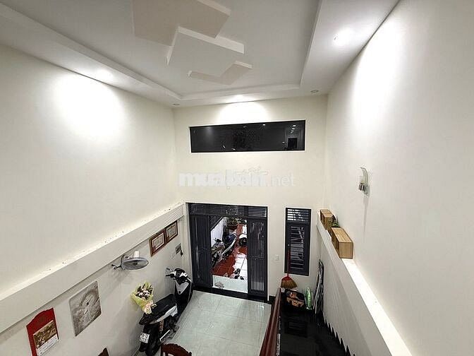 BÁN NHÀ TRƯỜNG THỌ 100M² – KẾT CẤU 2 TẦNG – ĐÓN SÓNG VÀNH ĐAI 2 KHỦNG