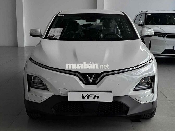 VF6 Sẵn Kho, Showroom MỚI  ưu đãi KHỦNG