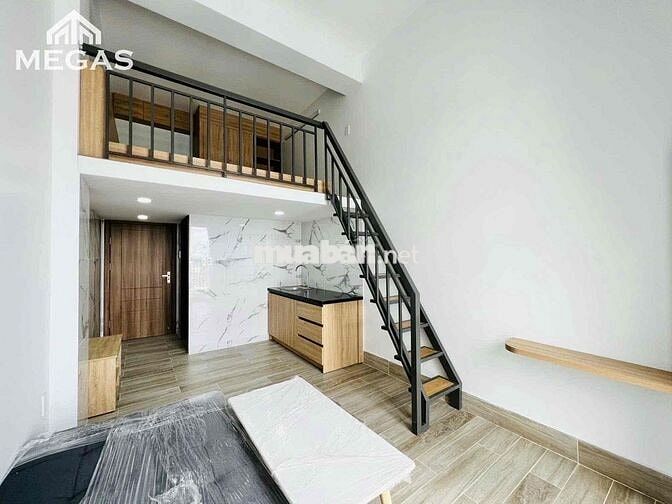 Nhà đẹp mới xây ngay LÝ CHÍNH THẮNG bancol siêu đẹp