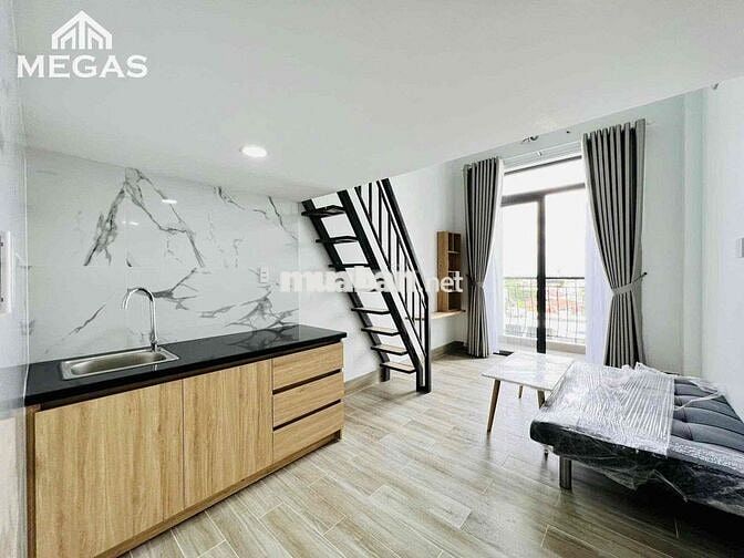 Nhà đẹp mới xây ngay LÝ CHÍNH THẮNG bancol siêu đẹp