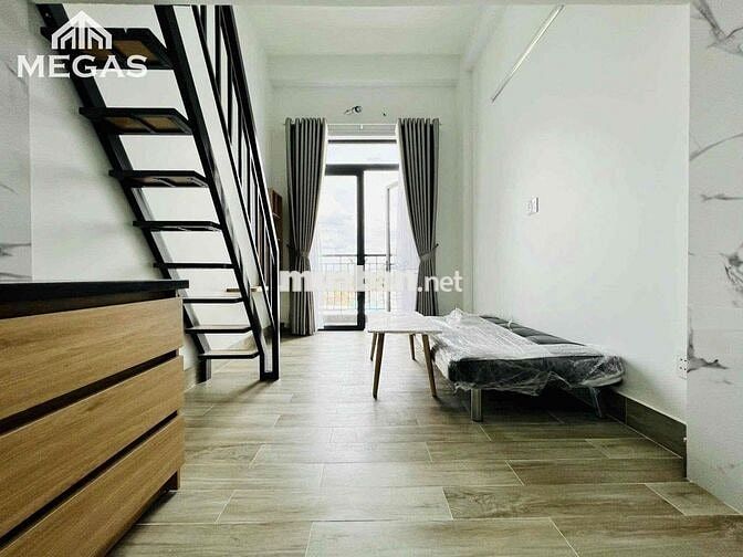 Nhà đẹp mới xây ngay LÝ CHÍNH THẮNG bancol siêu đẹp