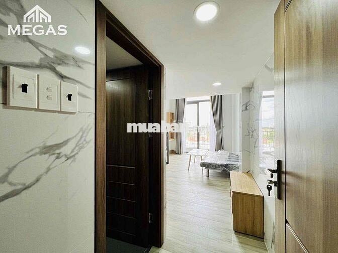 Nhà đẹp mới xây ngay LÝ CHÍNH THẮNG bancol siêu đẹp