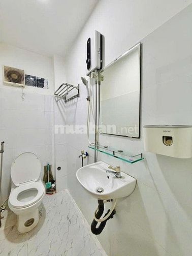 NHÀ ĐẸP 4x10 2pn 2wc có bancol chillchill