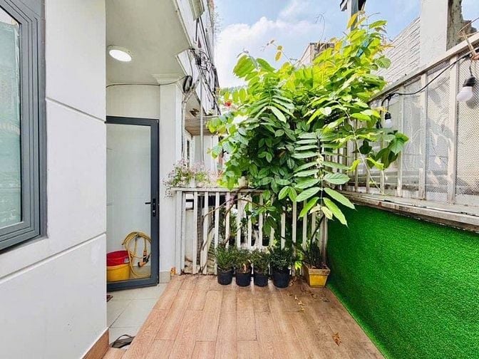 NHÀ ĐẸP 4x10 2pn 2wc có bancol chillchill