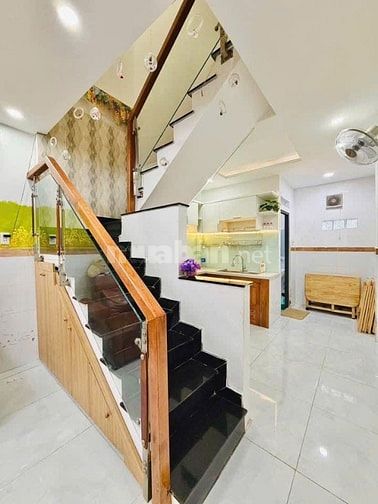 NHÀ ĐẸP 4x10 2pn 2wc có bancol chillchill