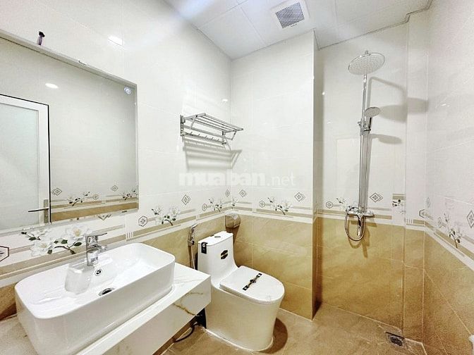 Cho thuê căn hộ Ngoc Linh Apartment - Đặng Thai Mai, Tây Hồ, 40m2, 8tr