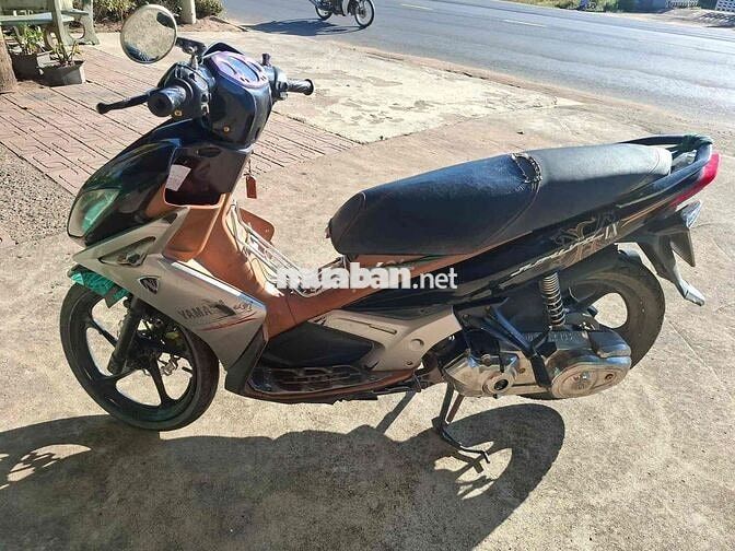 Yamaha Novo 4 Đen bạc