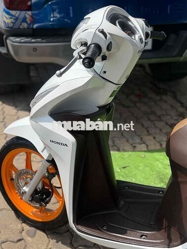 Honda Vision 2018 màu Trắng Khoá SMK