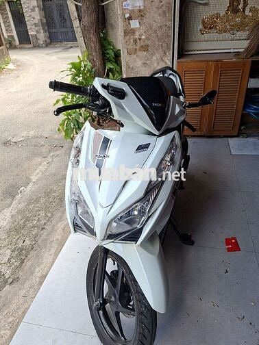 Honda Click Trắng nâu