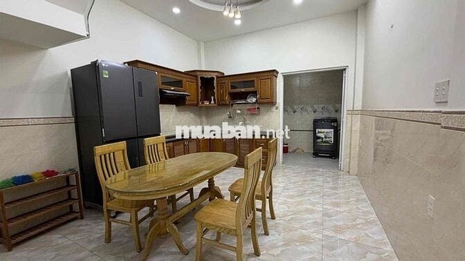 Nhà phố đẹp 1 trục thẳng 1/ Nguyễn Văn Quá. Sát mặt tiền, hẻm xe hơi.