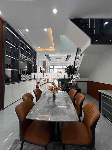 Bán nhà 2 tầng Đoàn Nguyên Tuân 3PN chợ Long Thượng có sân đậu oto 