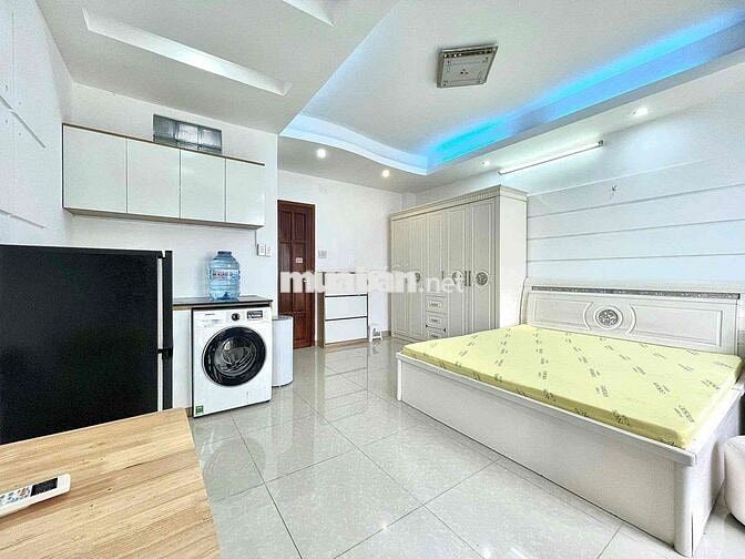 Căn Hộ Ban Công 40m2 Bình Thạnh gần Quận 1 chợ Bà Chiểu Full nội thất