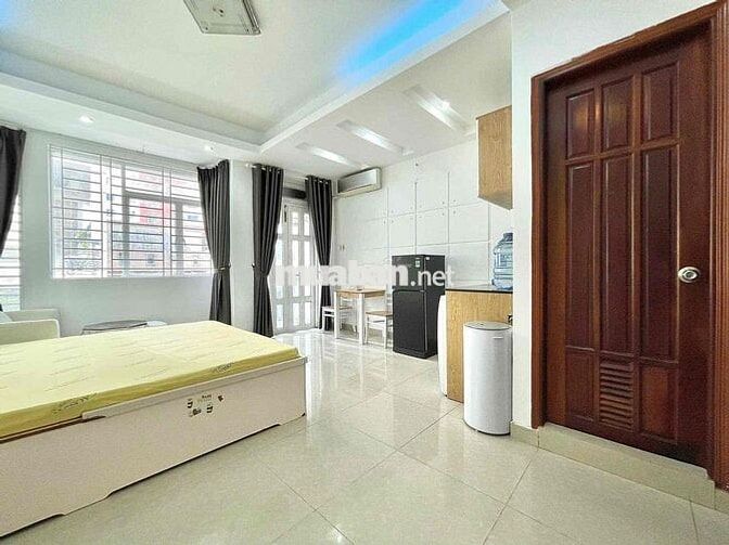 Căn Hộ Ban Công 40m2 Bình Thạnh gần Quận 1 chợ Bà Chiểu Full nội thất