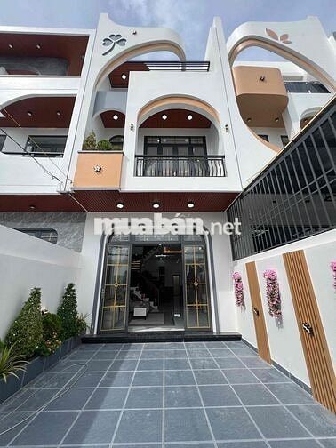 Bán nhà 2 tầng Đoàn Nguyên Tuân 3PN chợ Long Thượng có sân đậu oto 