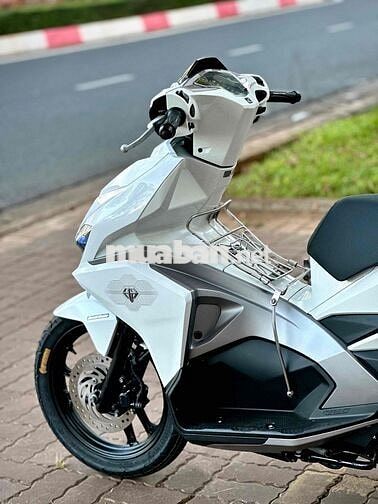 Air Blade 2016 Led mắt híp Trắng siêu phẩm