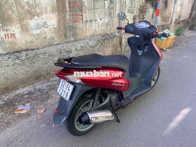 Honda Dylan 150 màu Đỏ