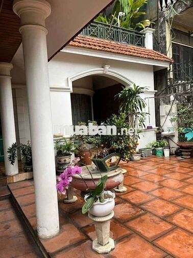 Tôi cần bán nhà mặt phố Âu Cơ, 4tầng full nội thất