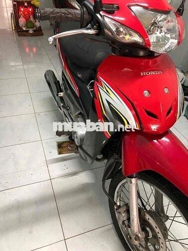 Honda Wave RS Đỏ biển thành phố
