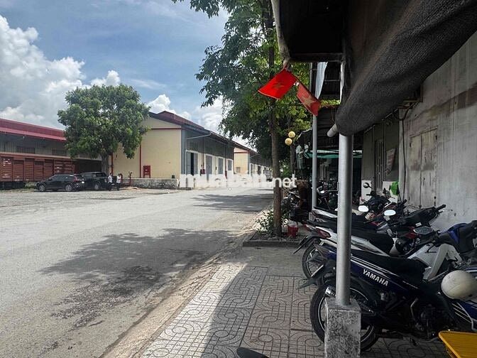 Sang quán Cơm, cafe Ga Sóng Thần