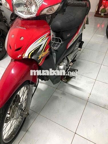 Honda Wave RS Đỏ biển thành phố