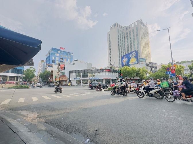 Siêu phẩm Sát Mt Trương Quốc Dung - Nguyễn V Trổi, ~40m2,,4 tầng, 3PN