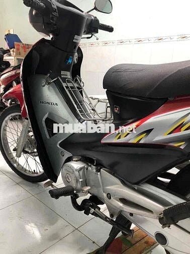 Honda Wave RS Đỏ biển thành phố