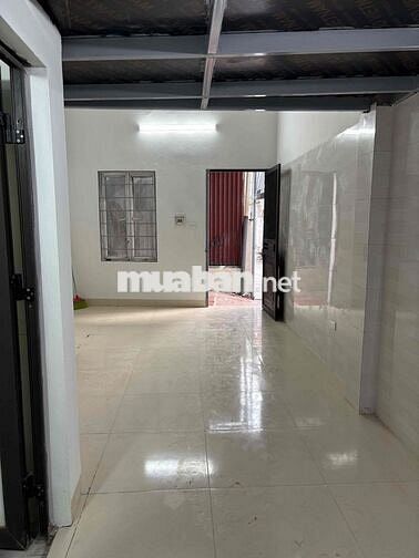 Cho thuê phòng trọ dt 30m2 có gác xép mới xây, có chỗ sạc xe điện