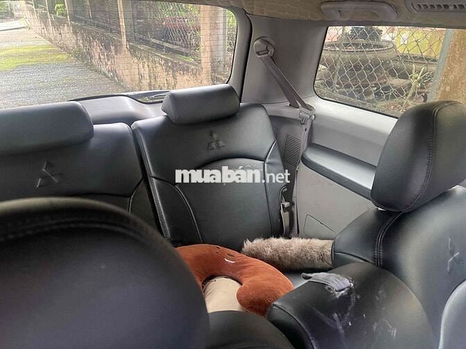 Mitsubishi Grandis Đen 7 chỗ
