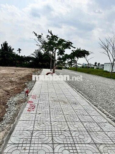 ĐẤT ĐẸP GẦN CHỢ THƯƠNG MẠI GIÁ CHỈ 400 TRIỆU