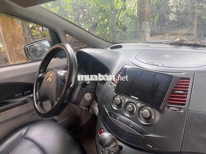 Mitsubishi Grandis Đen 7 chỗ